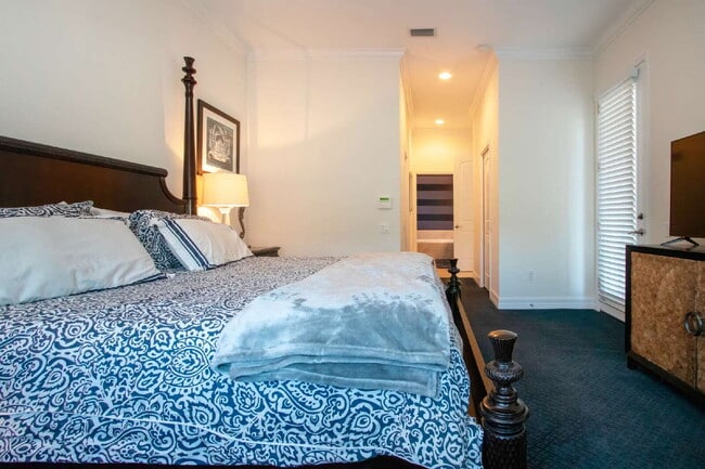 Building Photo - 4940 Tobermory Way