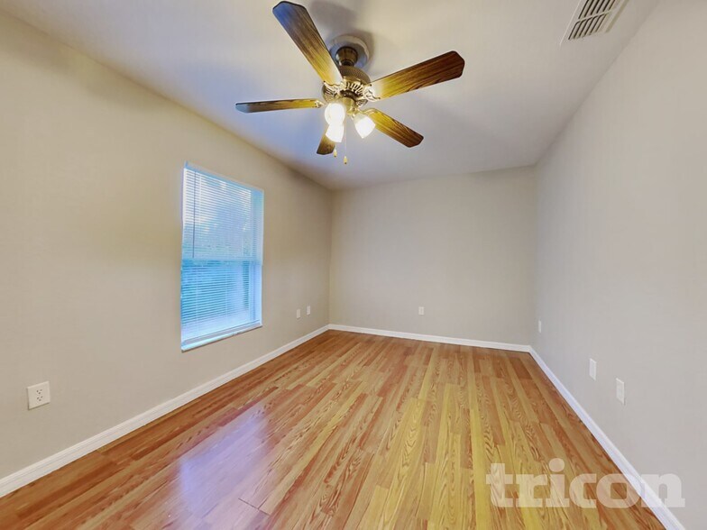 Building Photo - 1193 Sanger Ave