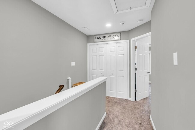 Building Photo - 315 Steeples Blvd