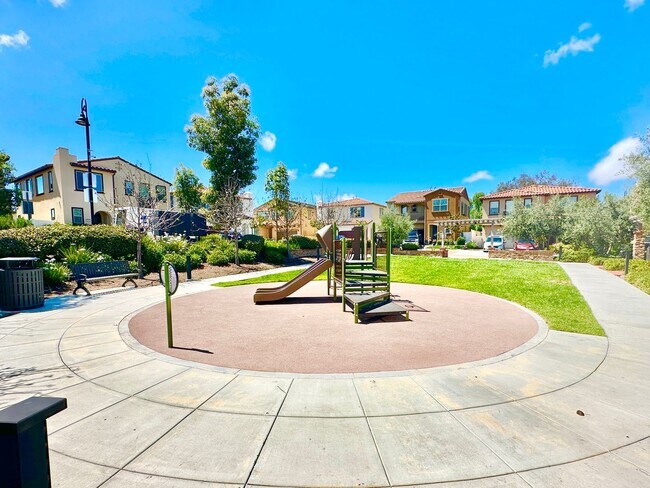 Building Photo - Lovely, Light & Bright, Two-Story, Detached Home in the Desirable Wildgrove Community of Vista!