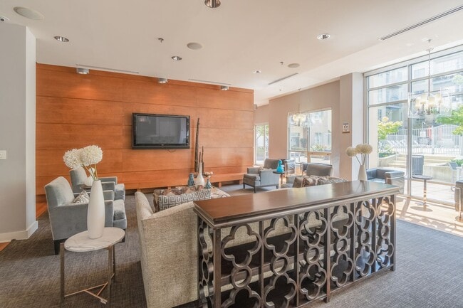 Building Photo - Stunning 2-bedroom, 2-bathroom condo locat...