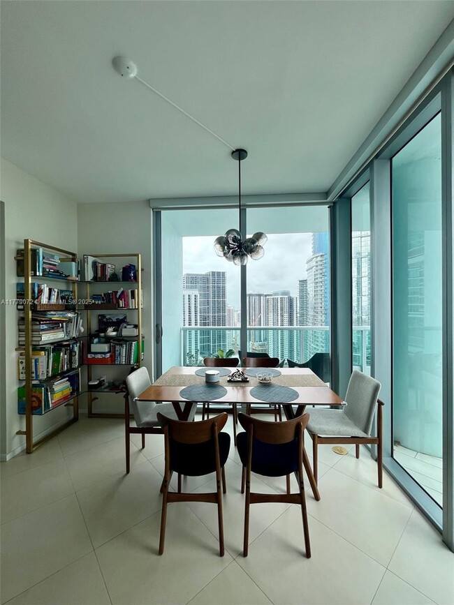 Building Photo - 900 Biscayne Blvd