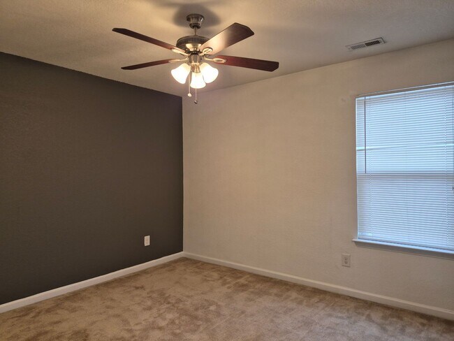 Building Photo - 1723 Fisher Ave