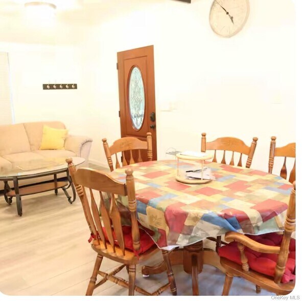 Building Photo - 137 Canterbury Rd