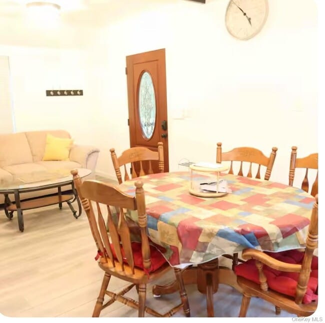 Building Photo - 137 Canterbury Rd