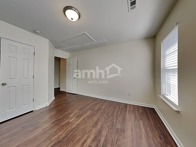 Building Photo - 4210 Lindsey Ln