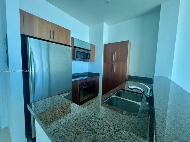 Building Photo - 300 S Biscayne Blvd