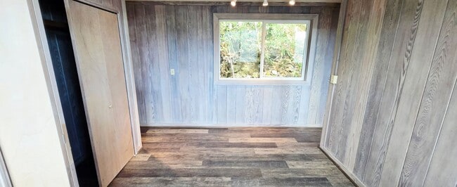 Building Photo - Large 3-Bedroom & 2-Bath Home