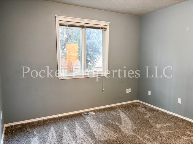 Building Photo - 13549 W Edenbrook Dr