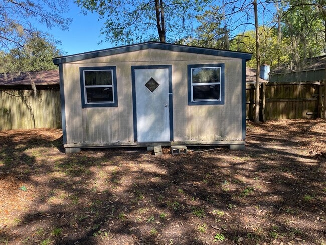 Building Photo - 4 bedroom 2 bath in Village Green