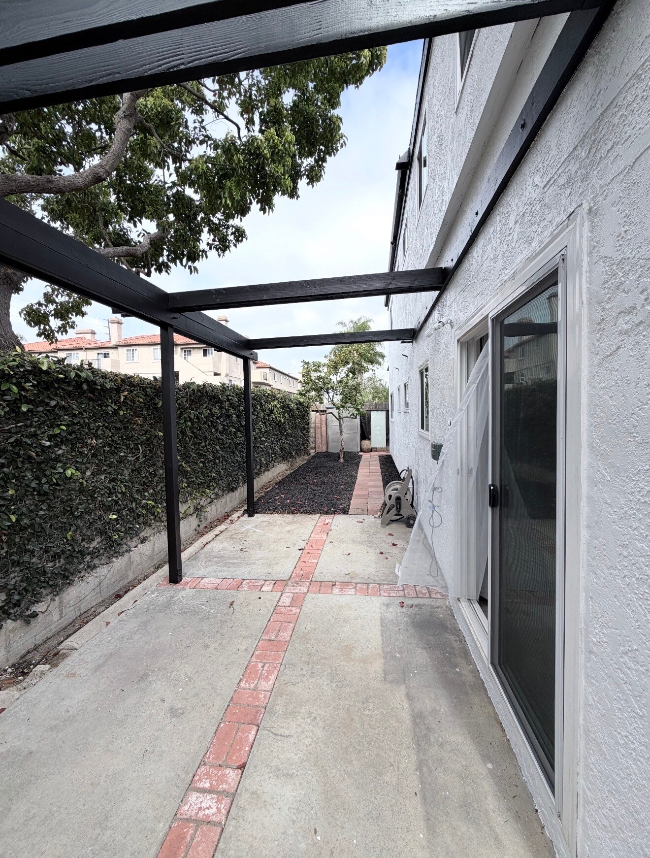 Private backyard - 733 Alabama St