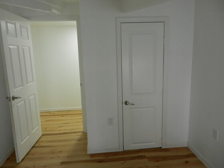 Building Photo - 69 E Louther St