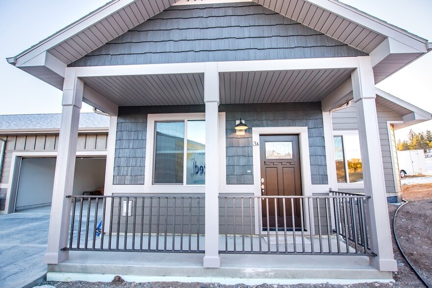 Building Photo - 3 Deer Run