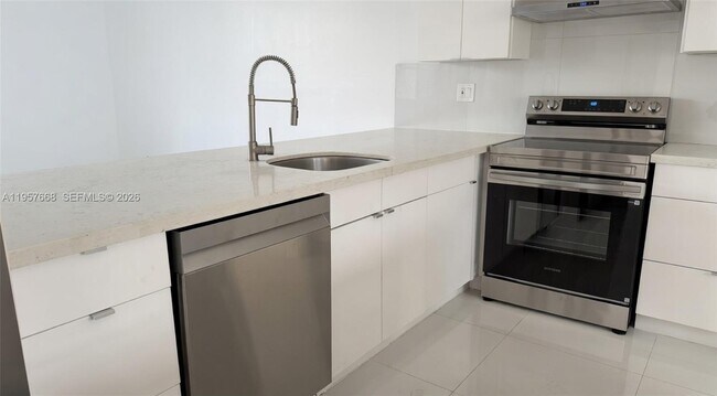 Building Photo - 20441 NE 30th Ave