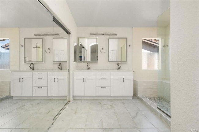 Primary Photo - 5835 E Ridgemont Ct