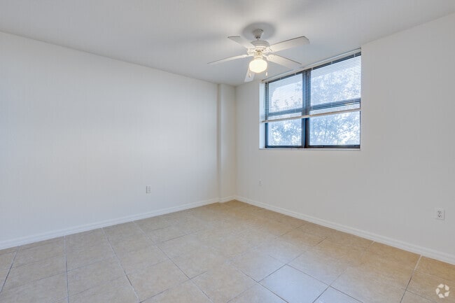 2BR, 2BA - 809SF - Living Room - Brownsville Village