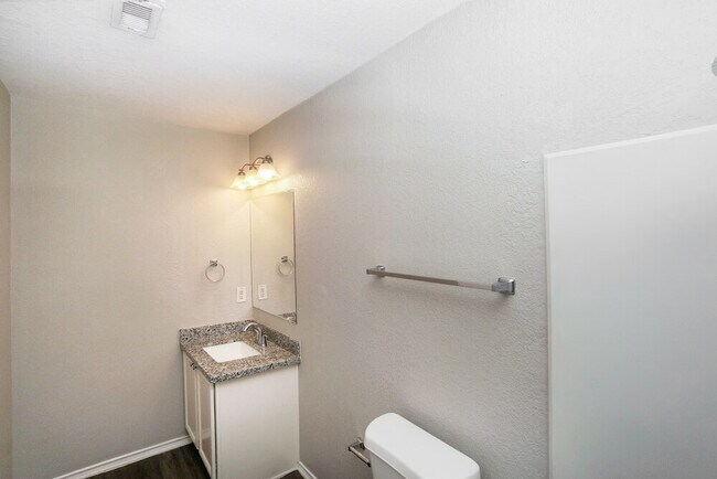 Building Photo - 217 Jersey Bend