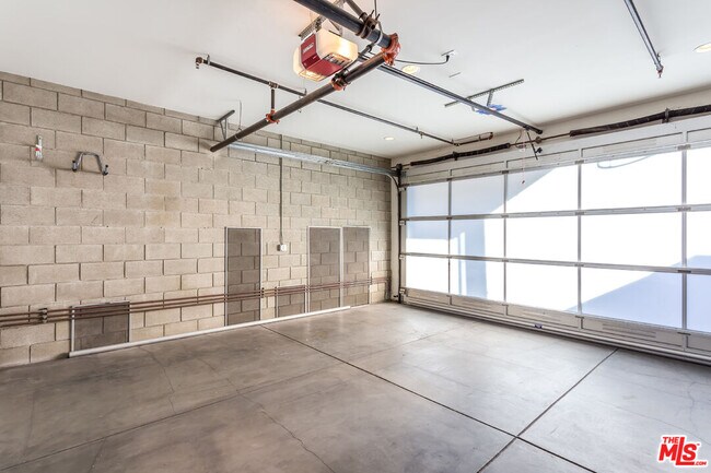 Building Photo - 1212 Abbot Kinney Blvd