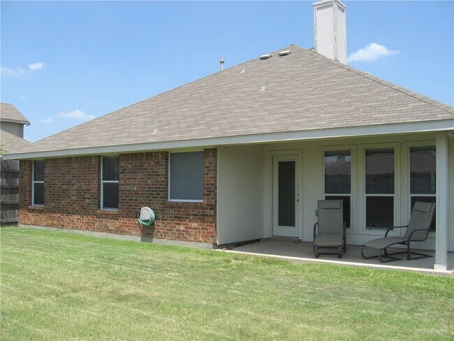 Building Photo - 6006 Holly Crest Ln