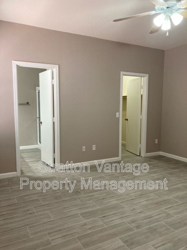 Building Photo - 1017 S Clancy Cir