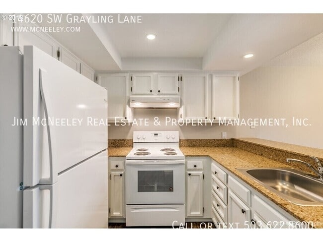 Building Photo - 14620 SW Grayling Ln