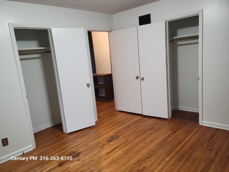 Building Photo - 5941 E Bellaire Ave