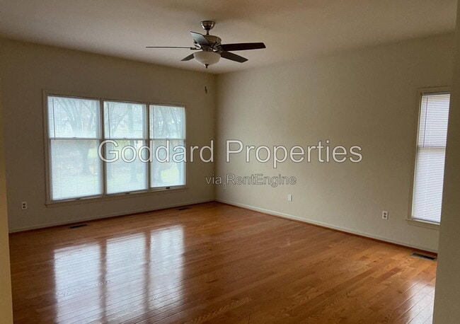 Building Photo - 10225 Club House Court
