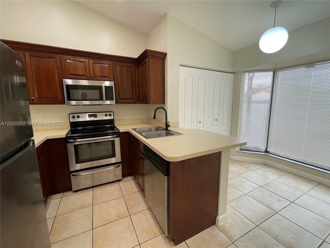 Building Photo - 1511 San Remo Cir