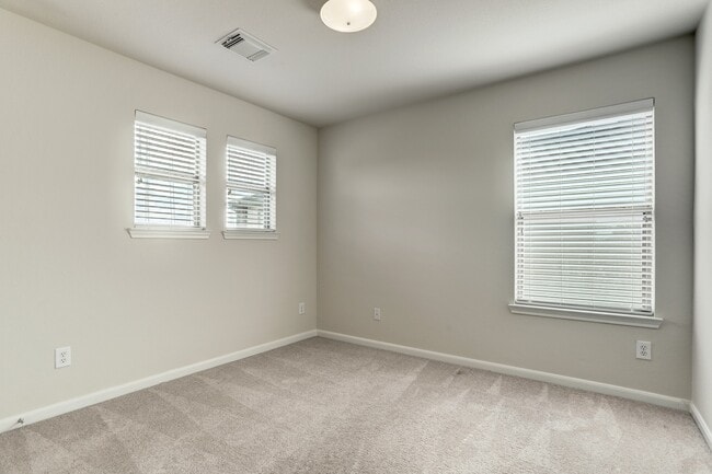 Building Photo - 2718 Skyview Chase Ln