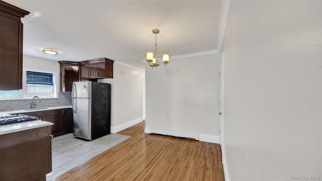Building Photo - 4392 Carpenter Ave