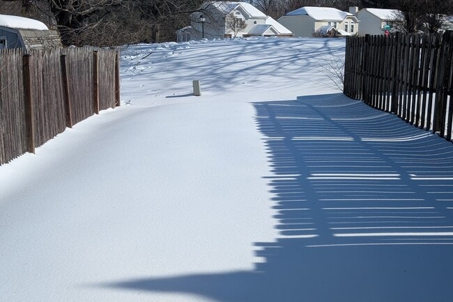 Building Photo - ABINGDON - LAUREL VALLEY 3 BDRM TOWNHOUSE