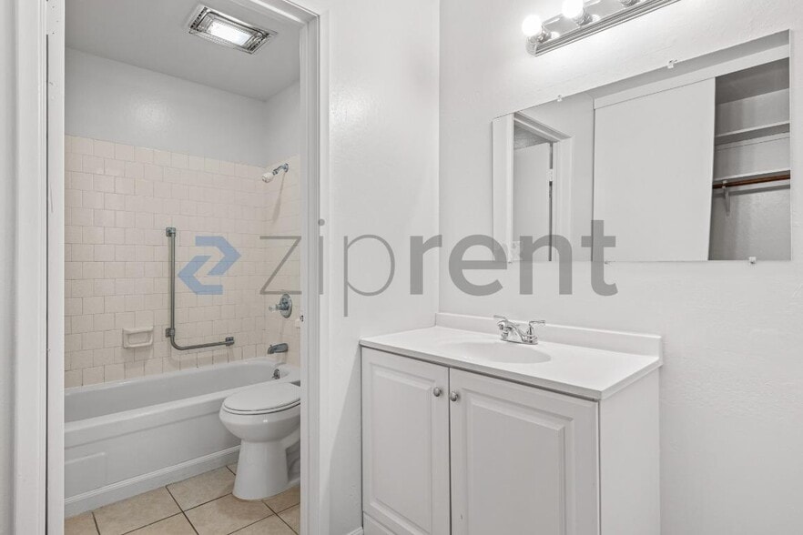 Building Photo - 100 Village Dr