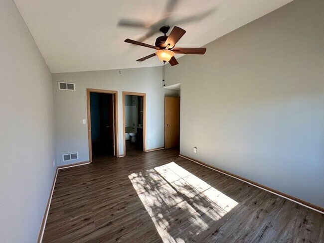 Building Photo - VERY NICE AND NEUTRAL, SECOND FLOOR CONDO, 2BEDROOMS & 2 FULL BATHS. ONE CAR GARAGE
