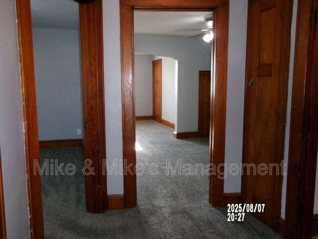 Building Photo - 1323 S 74th St