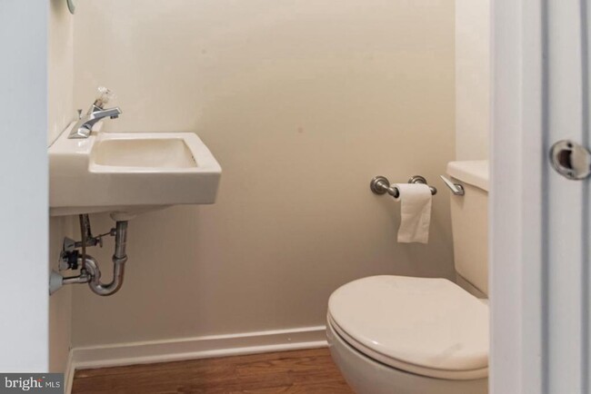 Building Photo - 46 Stonehurst Ct