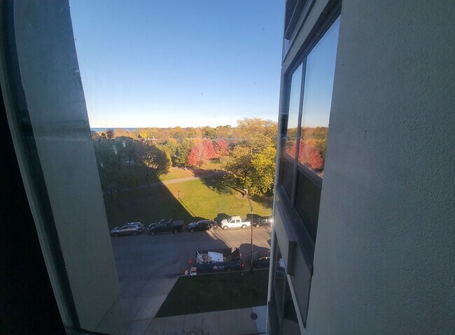 Building Photo - 5100 N Marine Dr