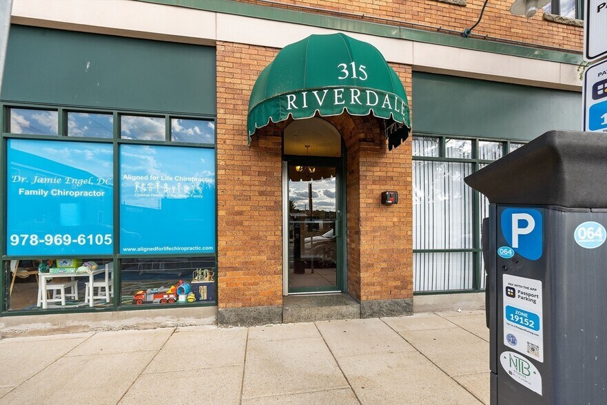 Building Photo - 315 Rantoul St