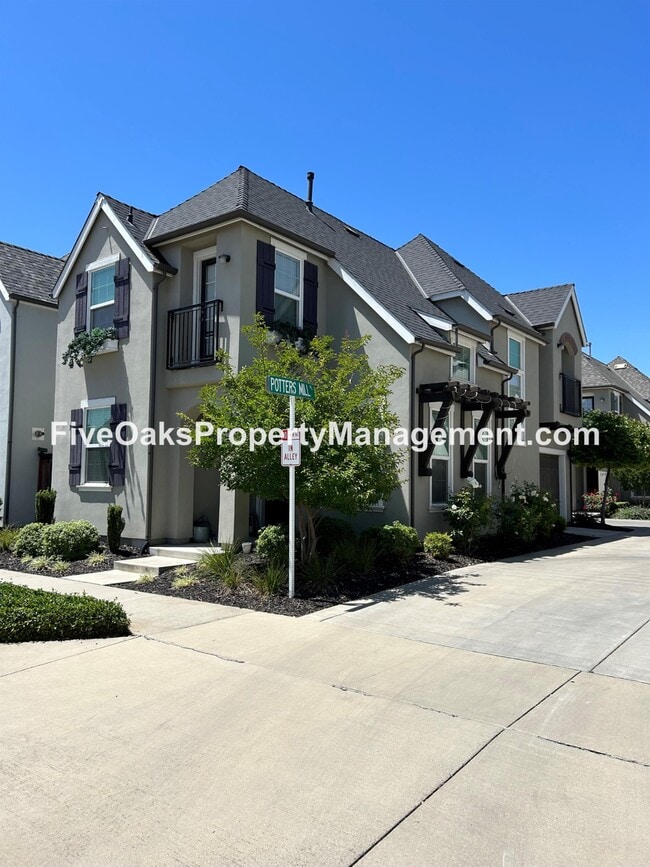 Building Photo - 1208 Lavande Dr