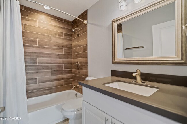 Building Photo - 2816 N 70th St