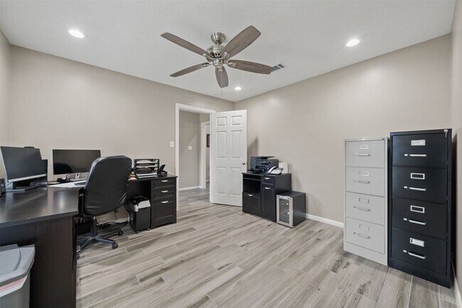 Building Photo - 18823 Cypress Church Rd