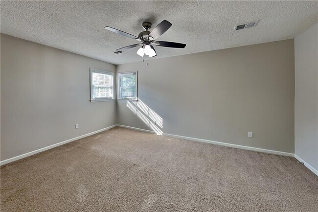 Building Photo - 4880 Hawk Trail