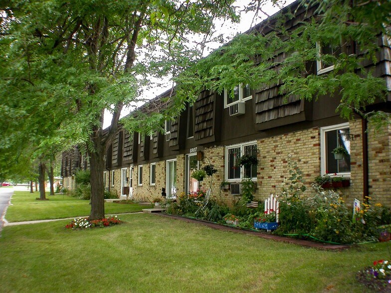 Building Photo - 1803 Stonebridge Rd