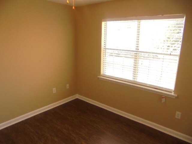 Building Photo - 92 Mosswood Ct