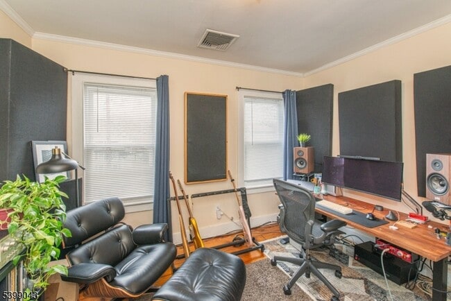 Building Photo - 92 Washington St