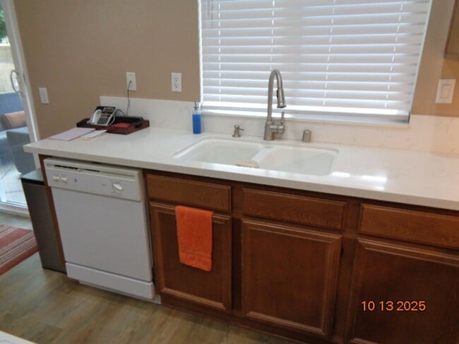 Building Photo - Immaculate One Story Home Offering 1989 sq...