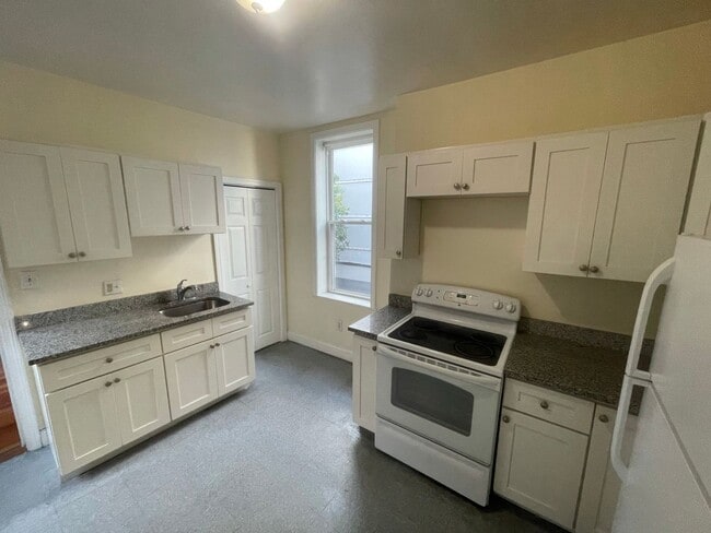 Building Photo - 1441tre