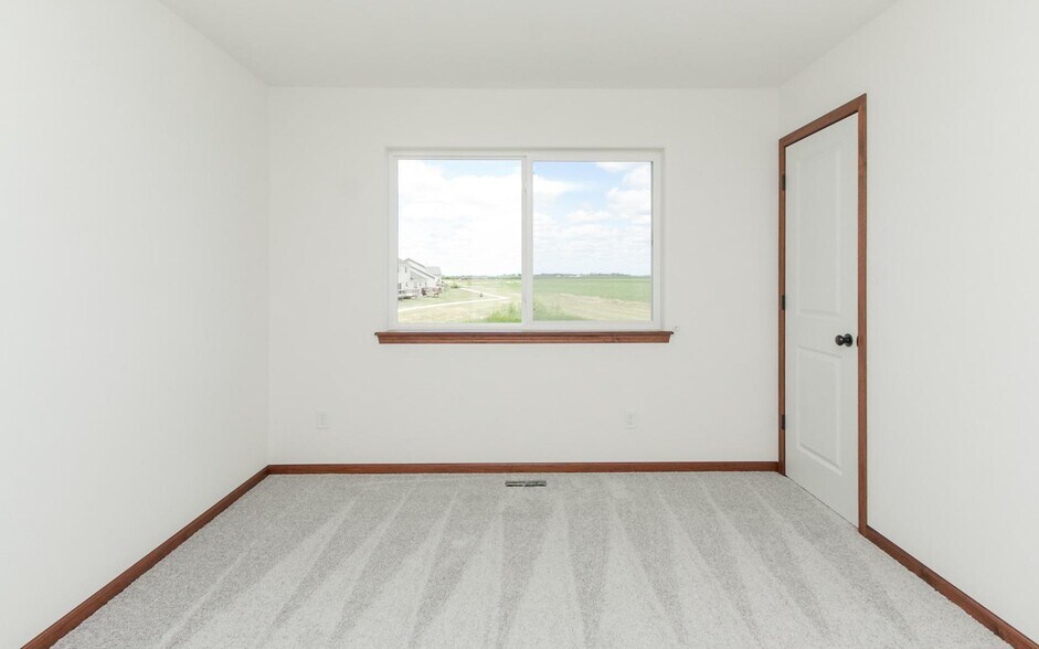 Building Photo - 3707 English Glen Ave