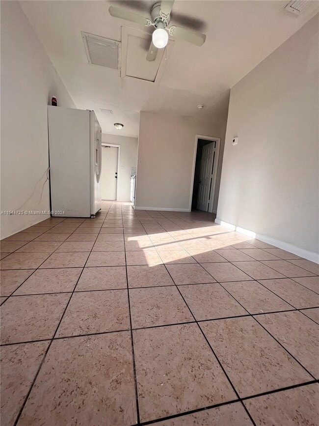 Building Photo - 3139 Lincoln Blvd