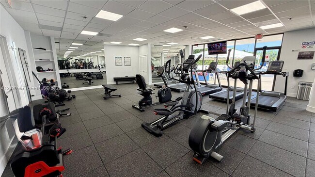Building Photo - 3701 N Country Club Dr