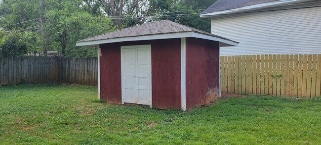 Building Photo - 3 Bedroom 2 Bathroom SW Huntsville